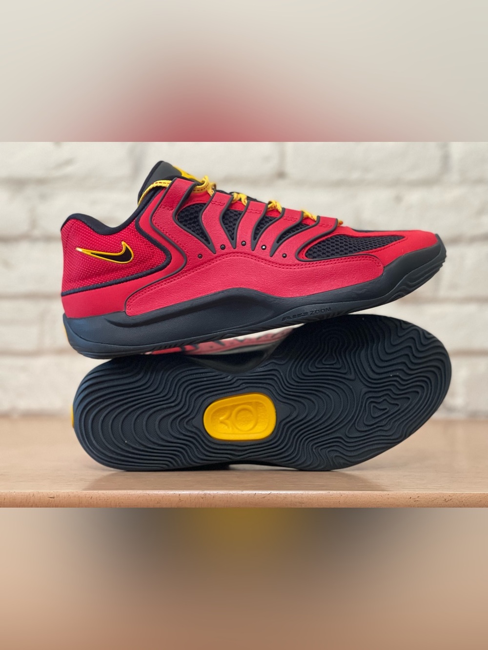 Nike KD18 Air Bakin Red Black Men Size 11 Gym Basketball Shoes HV1992-600
